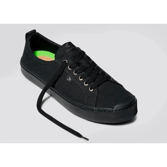NEW Cariuma Sneakers Oca Low Top Lace Up Organic Canvas Black Unisex W9.5 M8